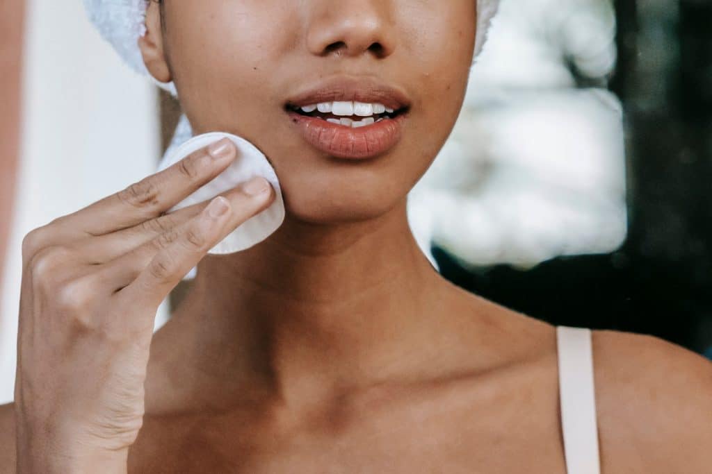 Patch testing rice water before facial use